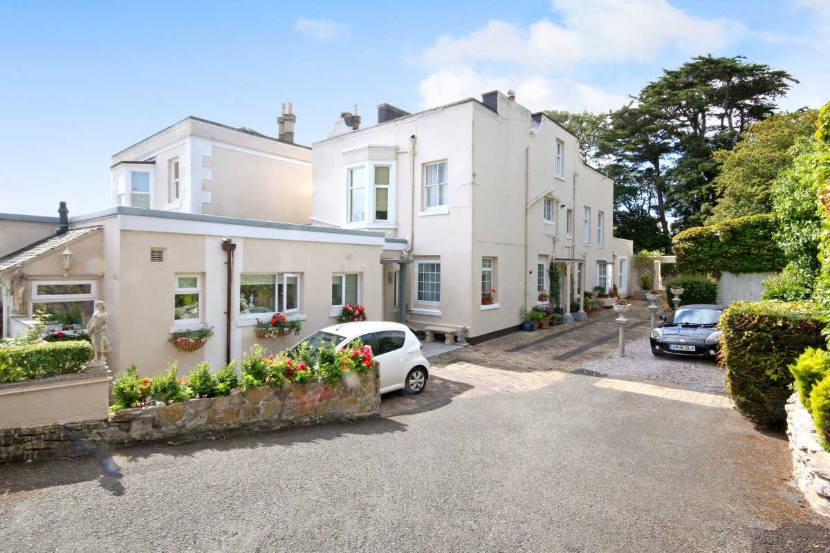 Middle Road Property for Sale in Torquay John Couch The