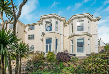 Hughenden Manor, Woodend Road