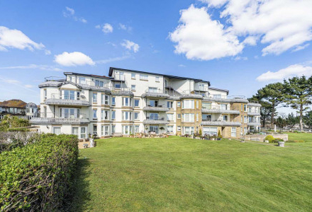 The Headlands, Cliff Road